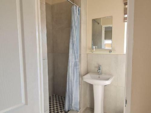 Benoni N12 Hotel