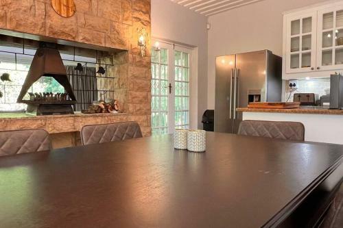 Villa Elm Tree House - Dullstroom - Holiday Home