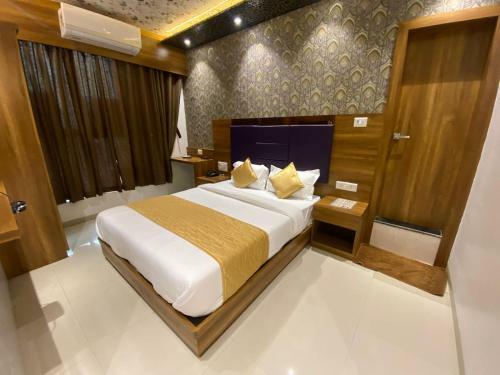 Hotel Bkc Crown - Near Us Embassy