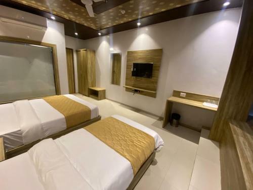 Hotel Bkc Crown - Near Us Embassy