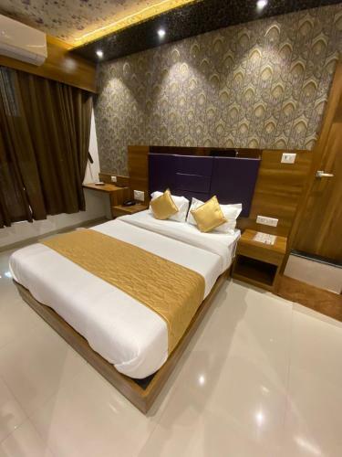 Hotel Bkc Crown - Near Us Embassy