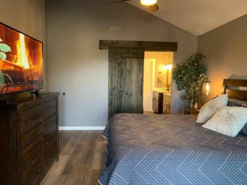 New Luxury Prescott Lynx B&B 4k Ft2-sleeps 21+