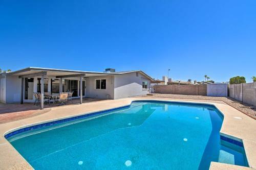 Charming Home Less Than 11 Mi To Downtown Phoenix!
