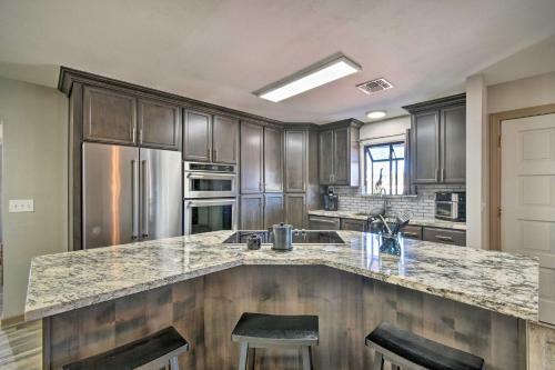 Charming Home Less Than 11 Mi To Downtown Phoenix!