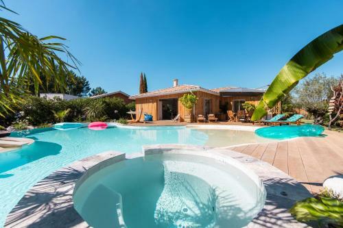 La Villa Du Bassin � Ares
