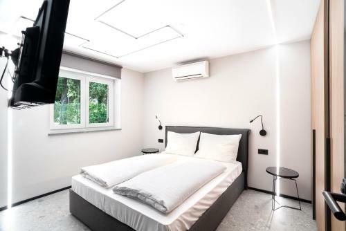 Black Pearl Apartment By Locap Group