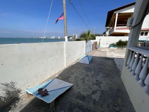 Casa Frente Al Mar Con Piscina En Salinas