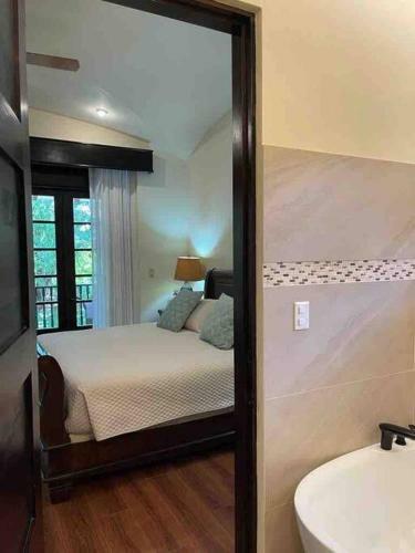 Bright 3 Bedroom Villa In Hacienda Pinilla