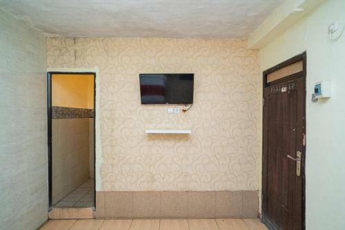 Hotel Reddoorz Near Cyber Mall