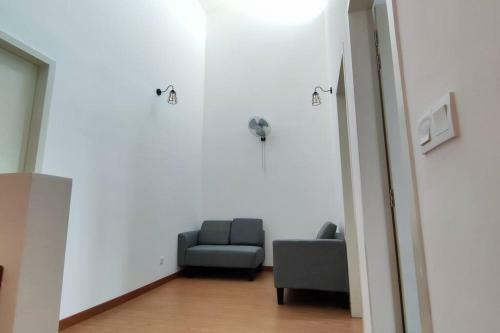 4-bedroom Home In Semenyih