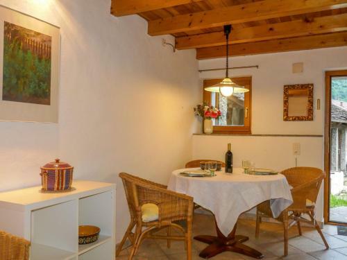 Holiday Home Rustico Casa Laura