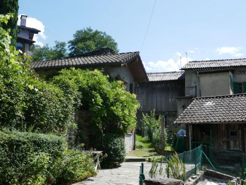 Holiday Home Rustico Casa Laura
