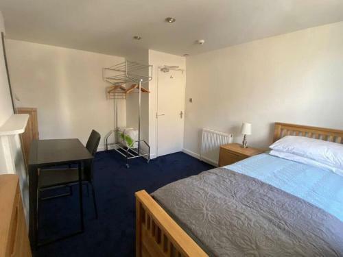 Brighton Beach Villa - 5 Double Bedrooms