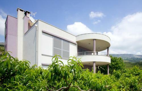 Hostal Belvedere Apartments & Rooms