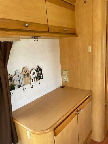 Kamper Nad Brzegiem Jeziora Niegocin