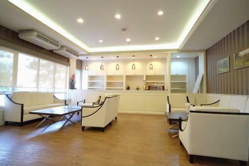 Laem Taen Bangsaen Hotel & Resort
