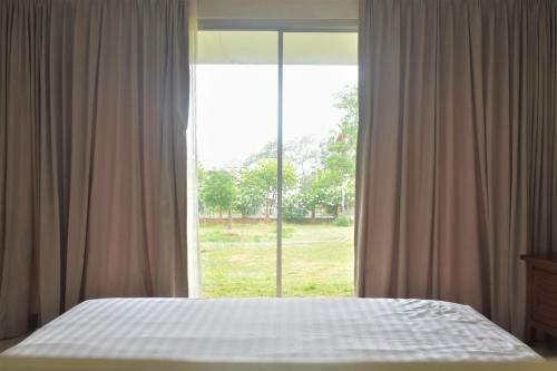 Laem Taen Bangsaen Hotel & Resort