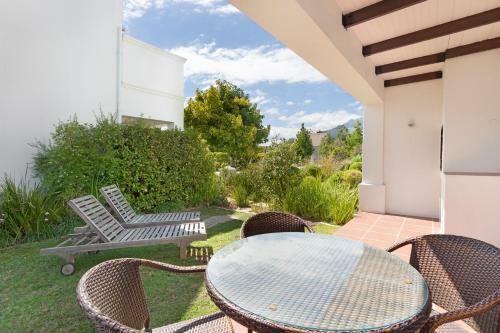 de Zalze Winelands Golf Lodge 16 By Hostagents