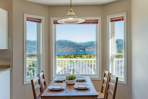 Cheerful 3-bedroom Home In West Kelowna