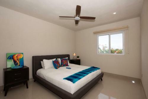 Los Azulejos 5d 3 Br By Casago