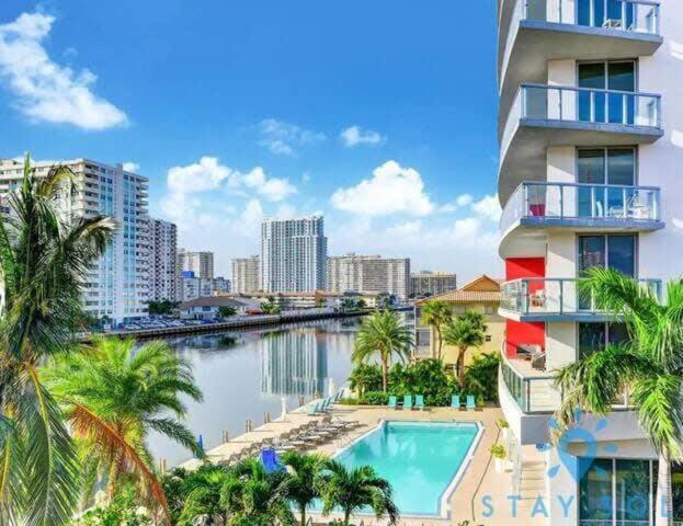Modern Resort Modern Apartment 2 Br 2 Br Pool
