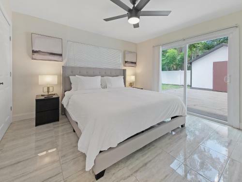 14 Guests Vacation Home With Guest Apartment