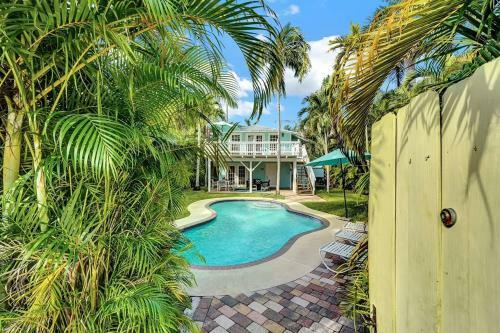 The Blue Pearl 2bd 2ba Private Pool And Garden