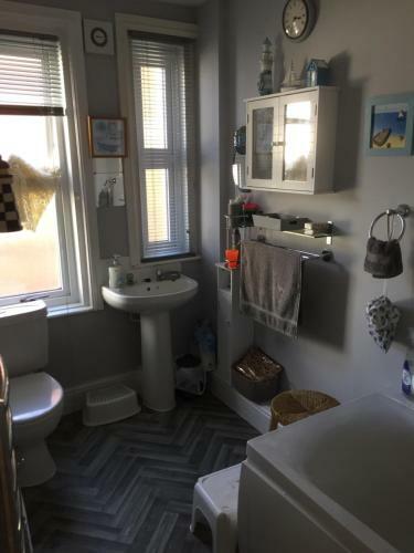 Modern 2 Bed Apartment In Central Exmouth