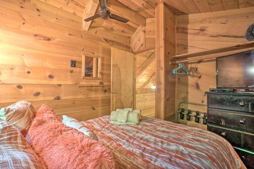 Tranquil Nw Georgia Cabin With Private Hot Tub