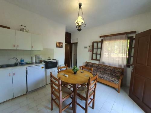 Karavostasi Cozy Apartments