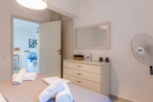 Apartment ? ?reath ?way From The Sea