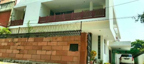 Shri Kunj Hotel And Home Stay
