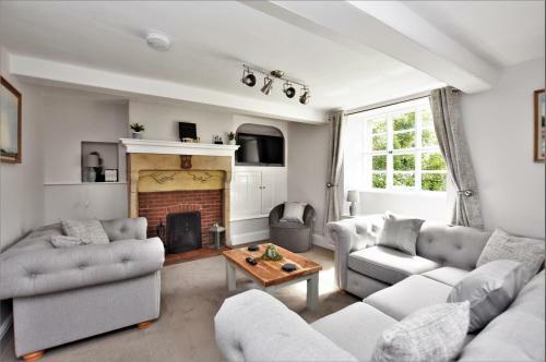 Mackereth Cottage - Sleeps 6 Near Cartmel