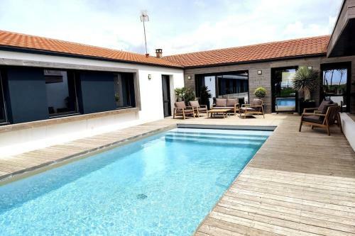 Villa Piscine Vue Mer Et Acc�s Plage de Chatelaillon