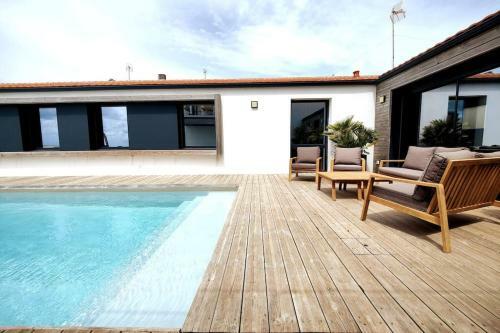 Villa Piscine Vue Mer Et Acc�s Plage de Chatelaillon