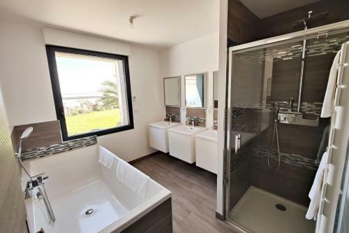 Villa Piscine Vue Mer Et Acc�s Plage de Chatelaillon