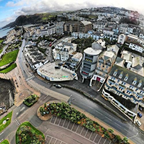 4 The View Apartments Ilfracombe - Seafront, Parking, Lift, Ev