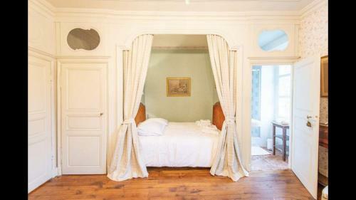 Villa Splendide Ch�teau Du XVII -piscine- Parc de Lamas