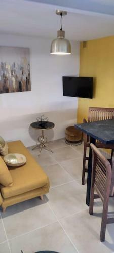 Apartamento Le G�te Des Pierres Dor�es