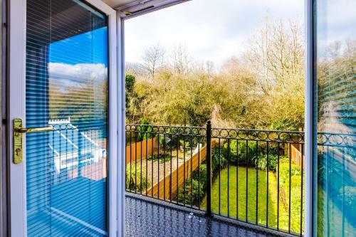 ? 3 Bed House ? Leisure/business ? Free Parking