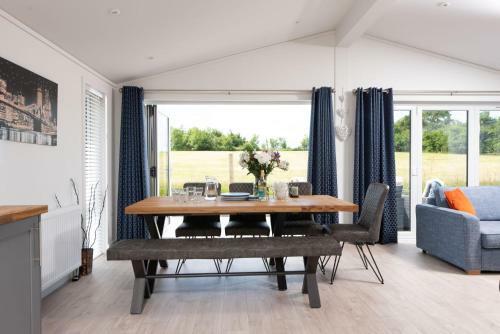 Lavender Lodge, 8 Roadford Lake Lodges