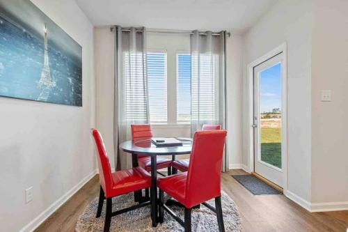 Family Friendly House Surrounded By Lakes