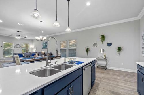 Central, New & Modern: Your Space Away From Home!!