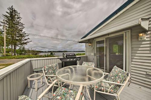 Pet-friendly Togus Pond Home Kayak And Canoe!