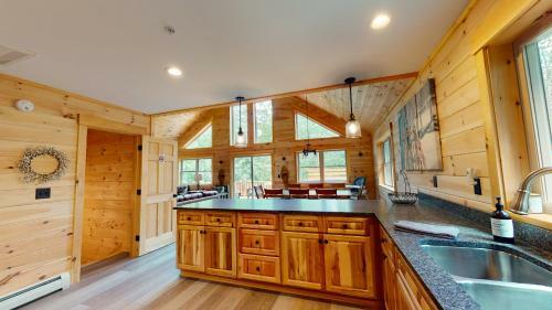 Scoot Cabin