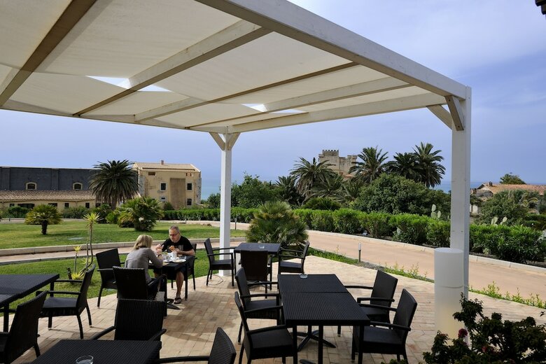 Hotel Falconara Charming House & Resort