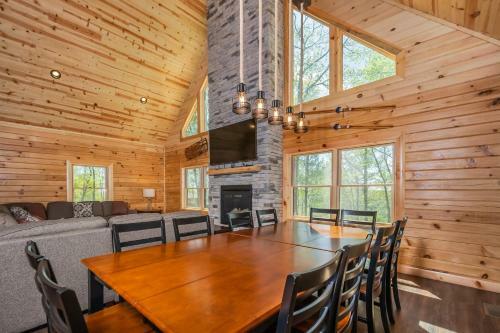 Cj's Mountain Lodge