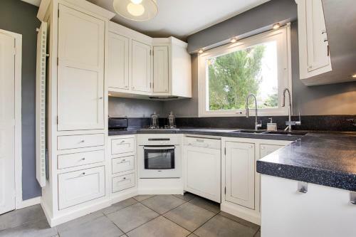 Villa Luxueuse Chaumi�re 4 Chambres Avec Jardin