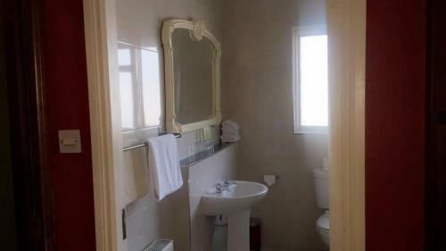 Bed & Breakfast Ewings Bar & Accommodation
