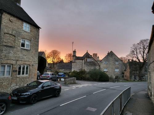 Tannery Corner Stunning Detached Cotswold Cottage